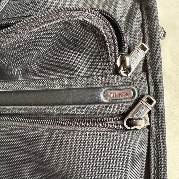 Tumi Slim Deluxe Nylon Portfolio Black Bag Briefcase STYLE #26101D4 - Picture 5 of 14